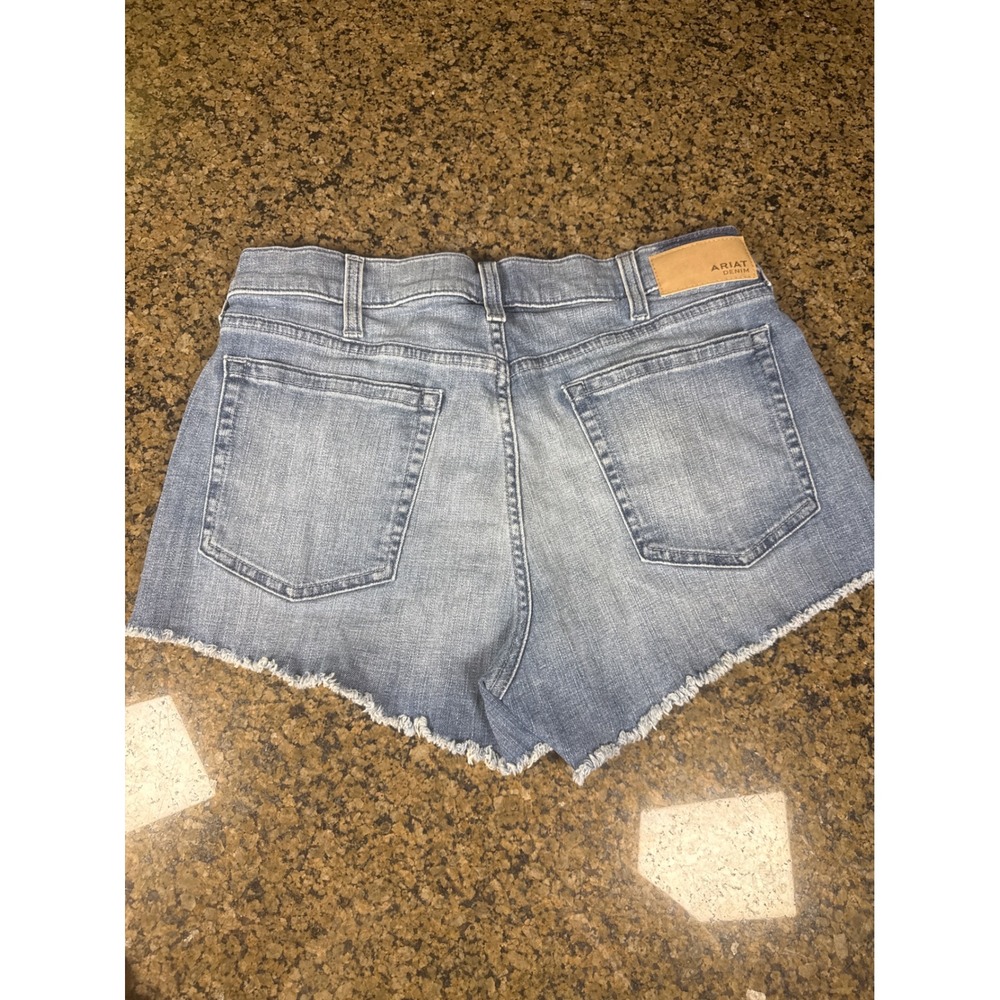 Ariat Perfect Rise Boyfriend Embroidered Denim Shorts Light Wash Size 30R - Picture 4 of 6